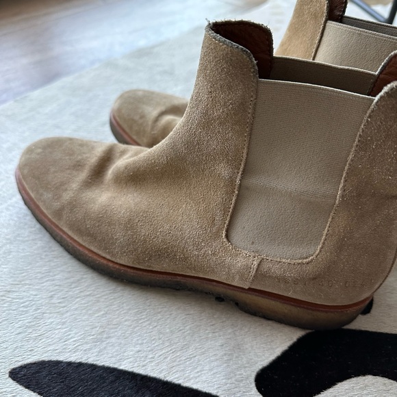 Common projects Chelsea boots size 8 men’s suede beige main image 5